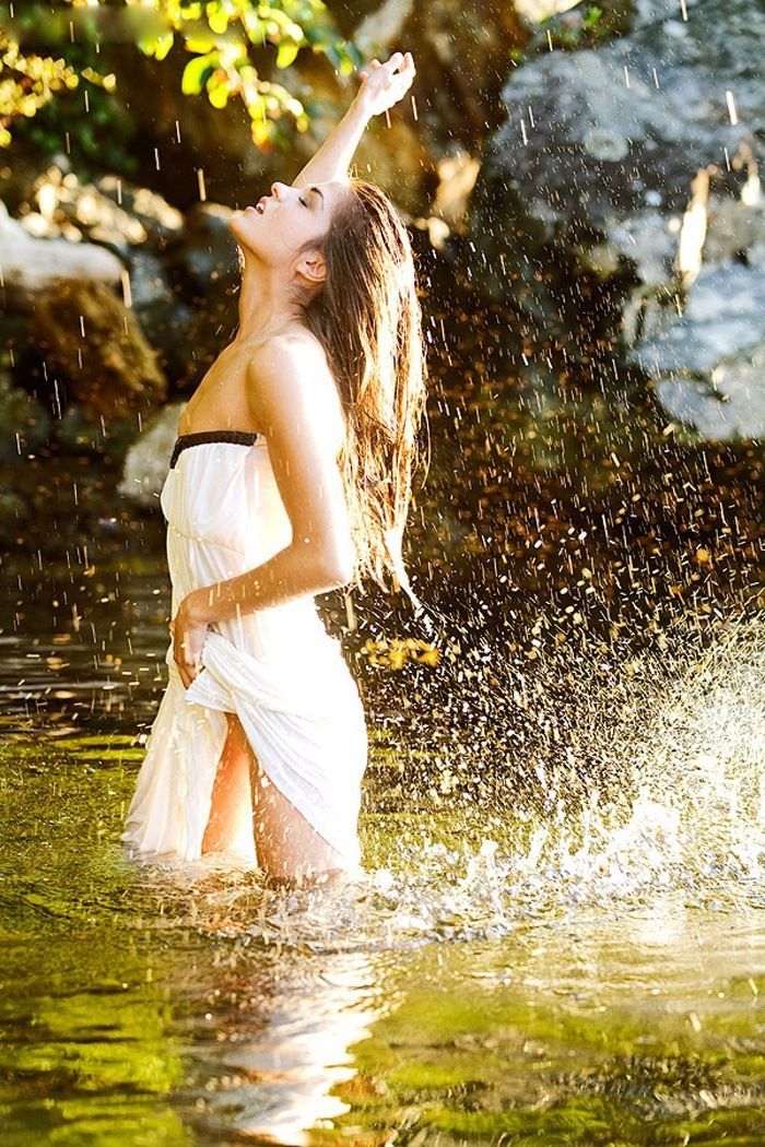 Marie Avgeropoulos in Jiaxing