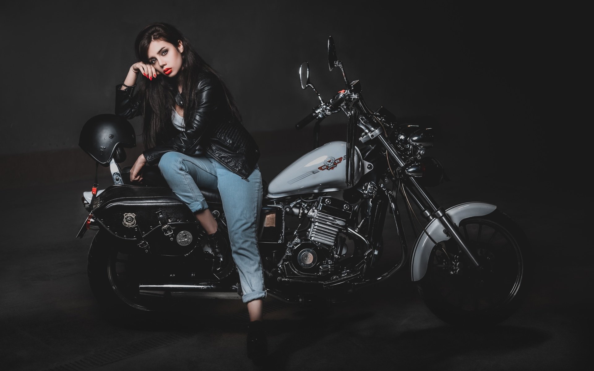 Biker girls: style and drive in Jiaxing