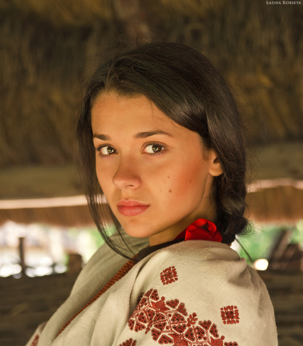 Girls in Slavic costumes in Jiaxing