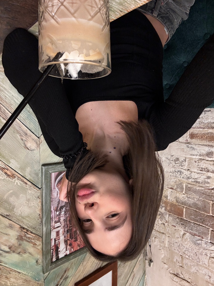 Fresh photos, fresh mood — Tina online in Jiaxing